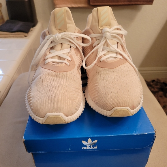 adidas Shoes - Adidas AlphaBounce Sneakers, cream color, Size 7.5